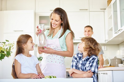 Por qu usar purificadores de agua en casa?