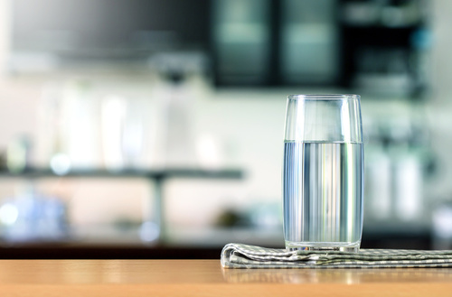 ¿Cuál es la diferencia entre un filtro y un purificador de agua?